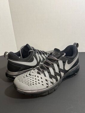Nike Air Max Training Shoes Mens 11.5 Black Gray Cross Trainer Athletic Sneakers